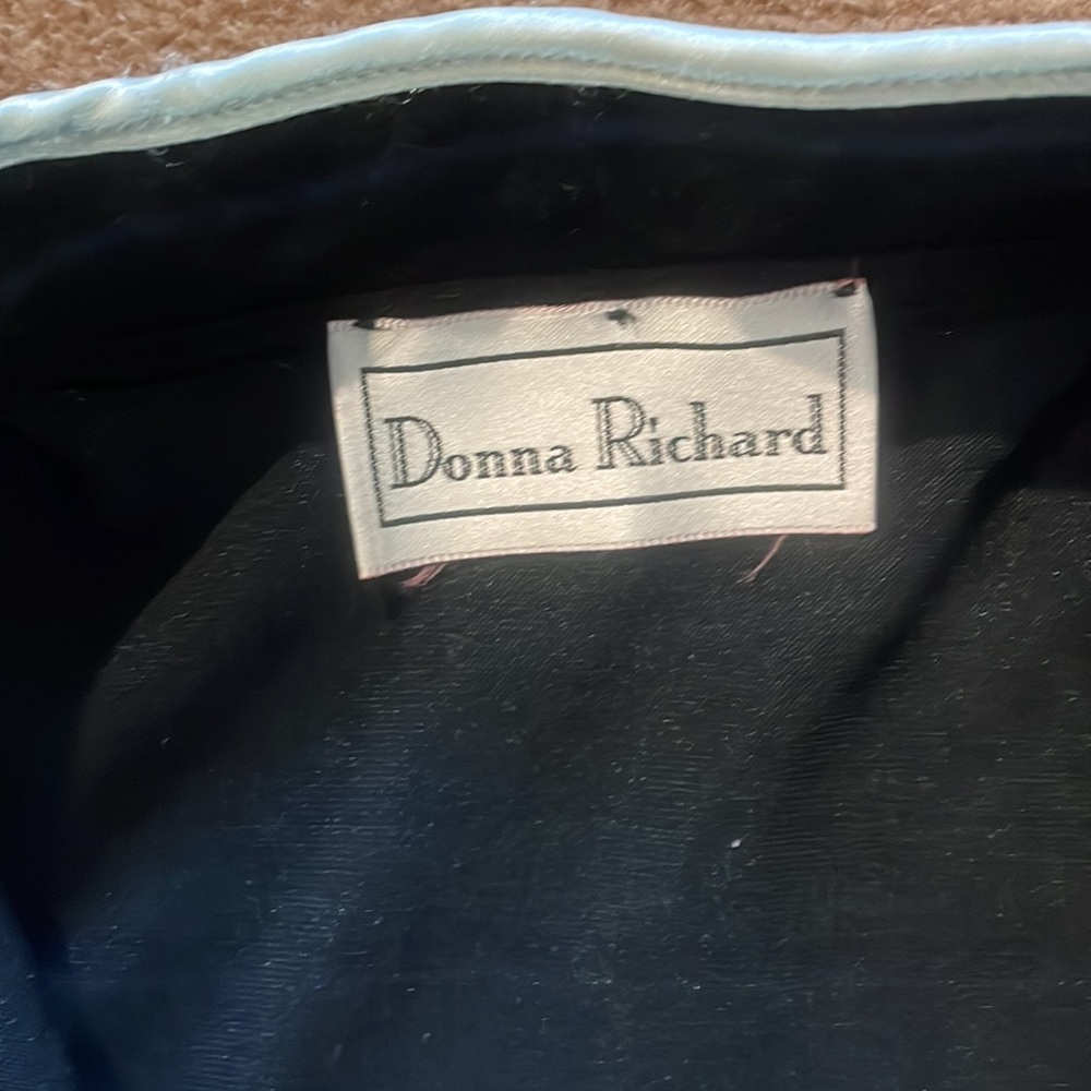 Women’s Robe - Picture 3 of 6